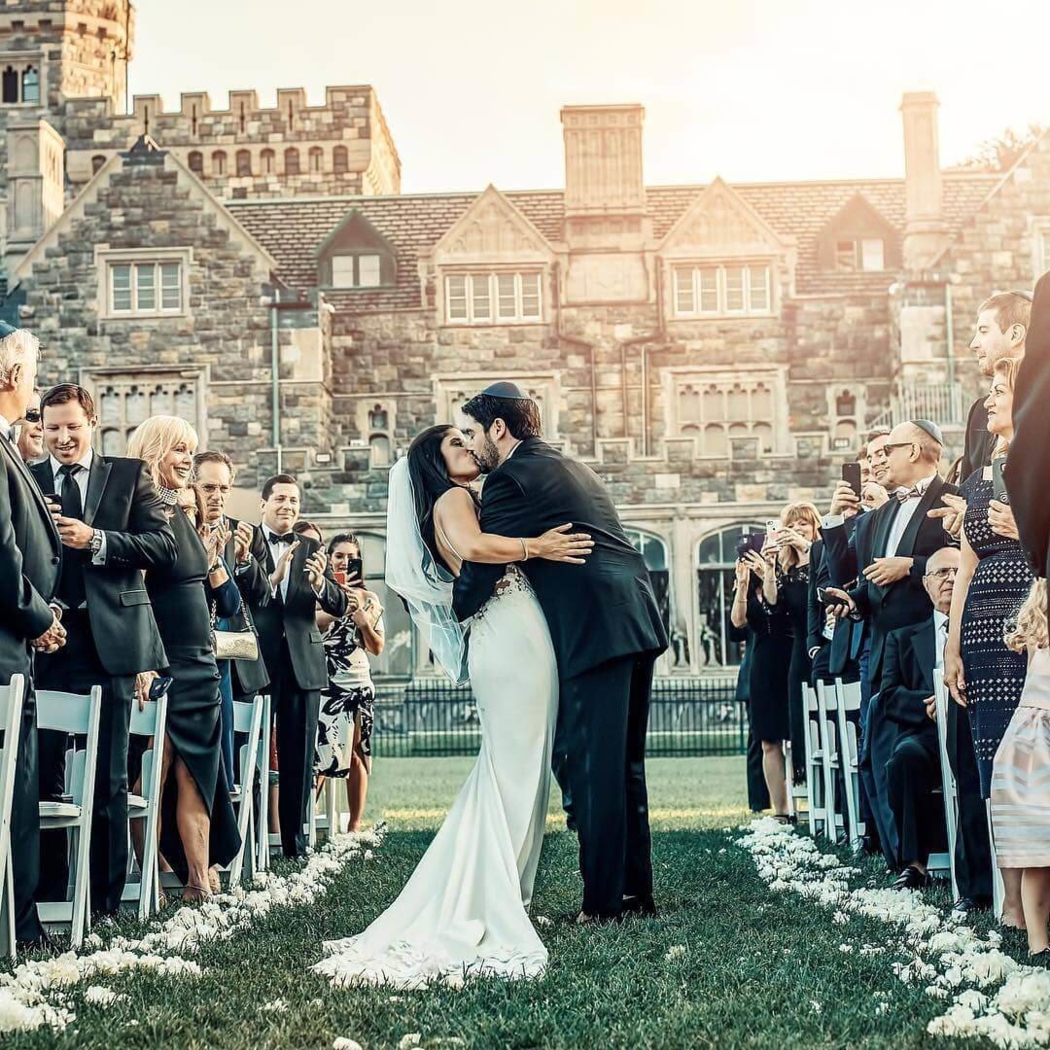 Join the JEWISH BRIDES FAMILY